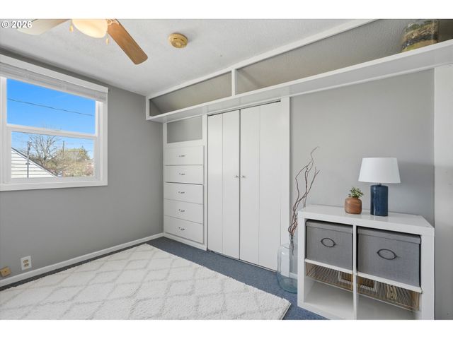 221 Se 109TH Ave, Portland, OR 97216