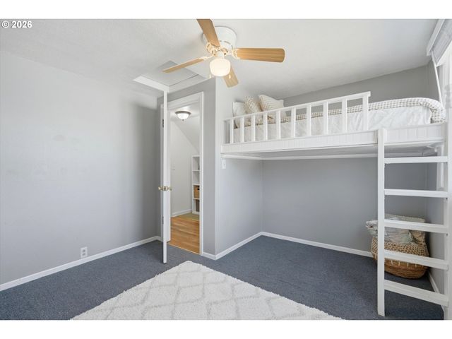 221 Se 109TH Ave, Portland, OR 97216