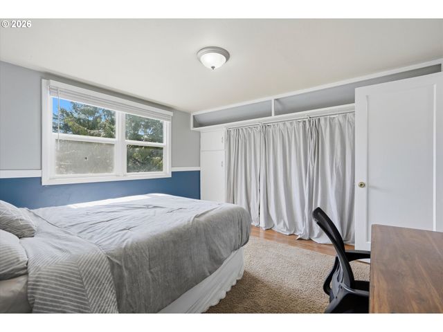 221 Se 109TH Ave, Portland, OR 97216