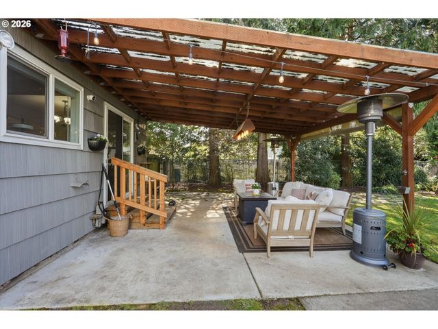 221 Se 109TH Ave, Portland, OR 97216