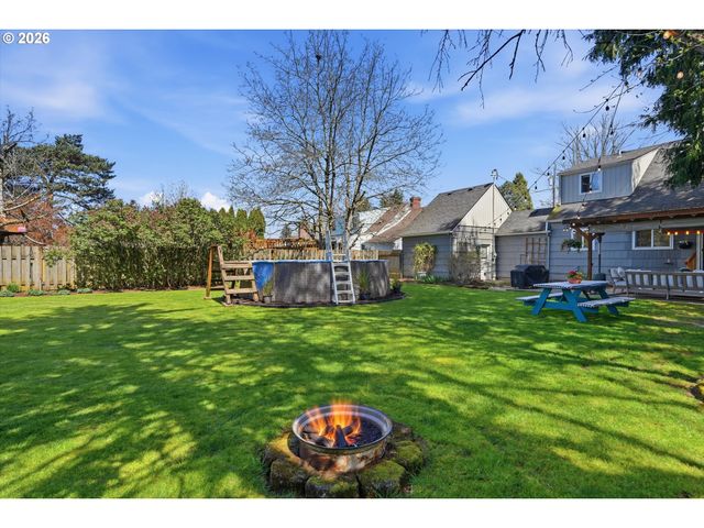 221 Se 109TH Ave, Portland, OR 97216