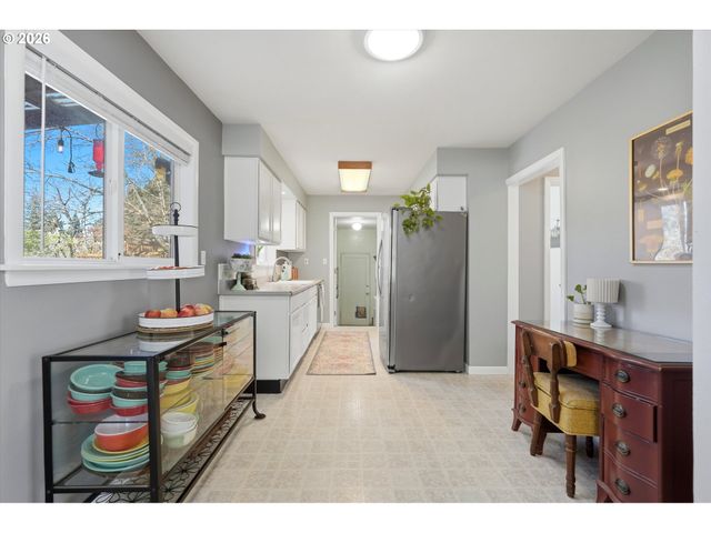 221 Se 109TH Ave, Portland, OR 97216