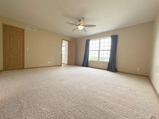 3810 S 189Th Street, Omaha, NE 68130