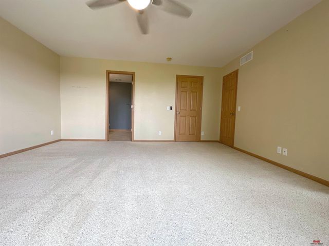 3810 S 189Th Street, Omaha, NE 68130