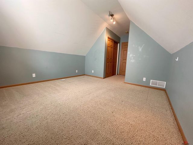 3810 S 189Th Street, Omaha, NE 68130