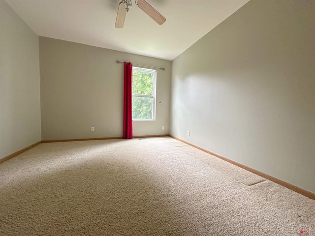 3810 S 189Th Street, Omaha, NE 68130