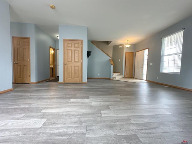 3810 S 189Th Street, Omaha, NE 68130