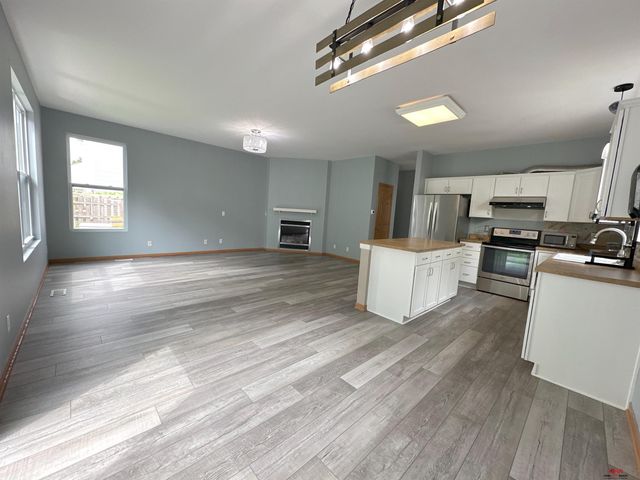 3810 S 189Th Street, Omaha, NE 68130