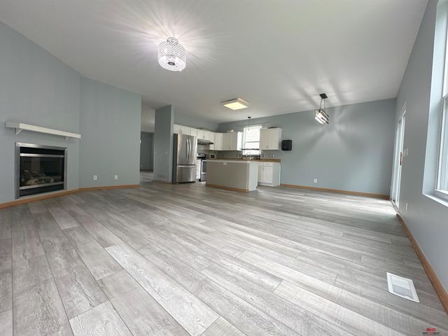 3810 S 189Th Street, Omaha, NE 68130