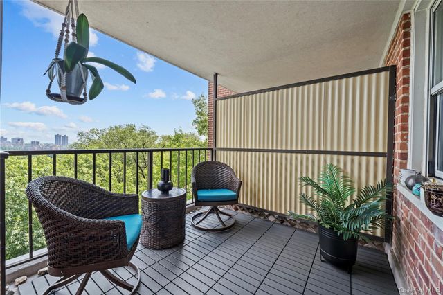 4555 Henry Hudson Parkway A908, Bronx, NY 10471