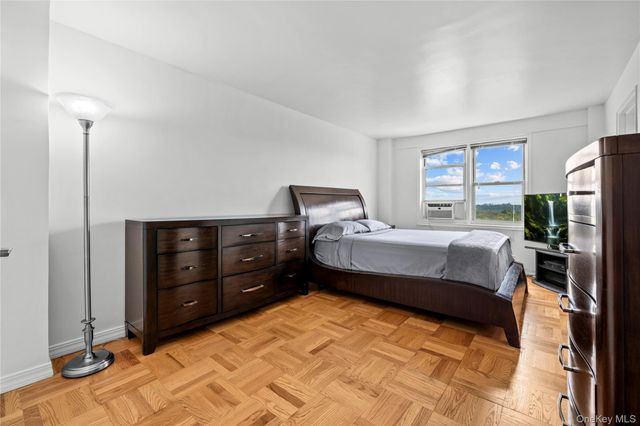 4555 Henry Hudson Parkway A908, Bronx, NY 10471