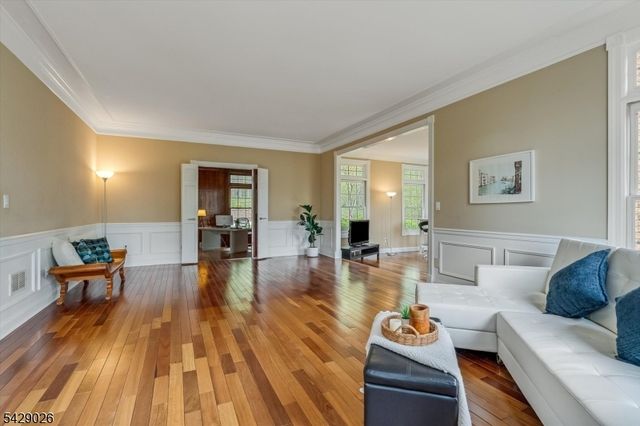 5 Chilton Rd, Chester Twp., NJ 07930