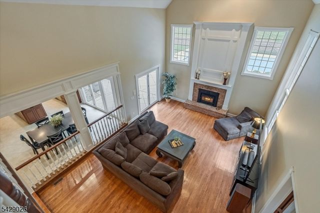 5 Chilton Rd, Chester Twp., NJ 07930