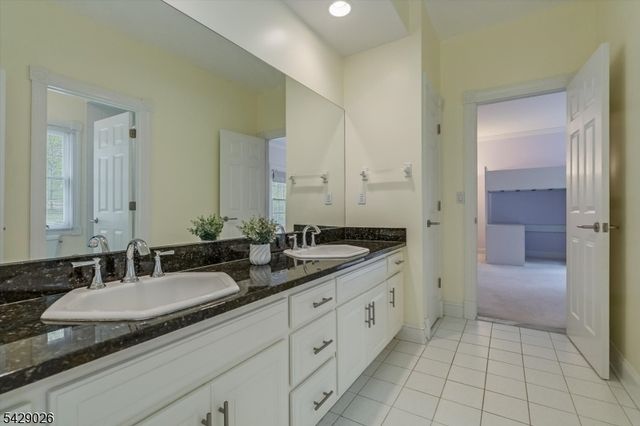 5 Chilton Rd, Chester Twp., NJ 07930