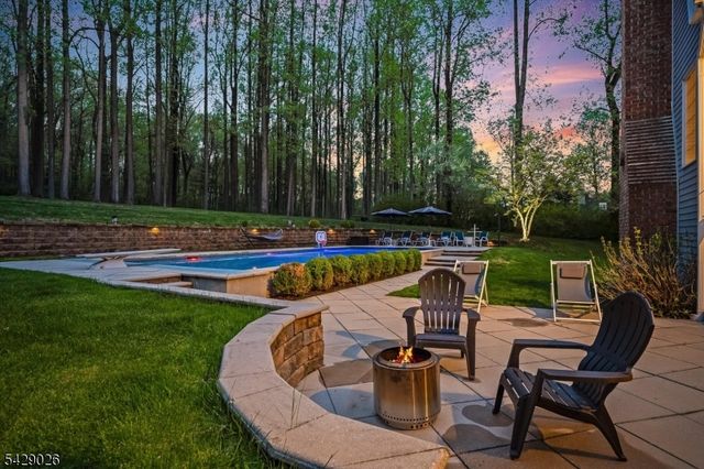 5 Chilton Rd, Chester Twp., NJ 07930