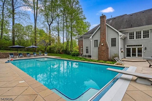 5 Chilton Rd, Chester Twp., NJ 07930
