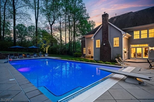 5 Chilton Rd, Chester Twp., NJ 07930