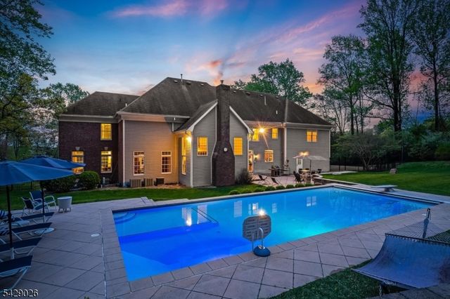 5 Chilton Rd, Chester Twp., NJ 07930