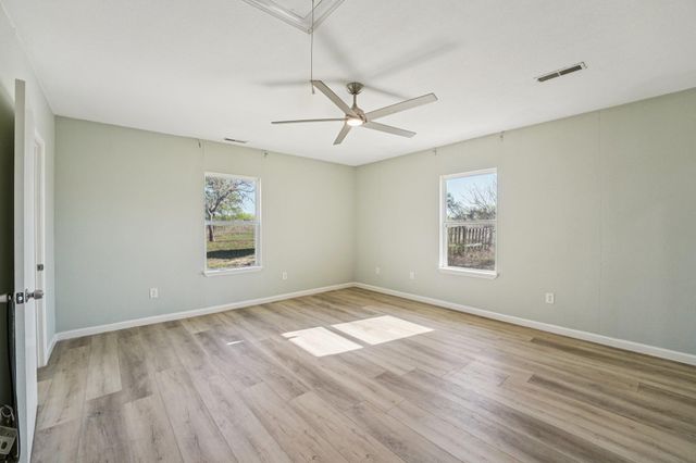 14985 Fm 86, Dale, TX 78616