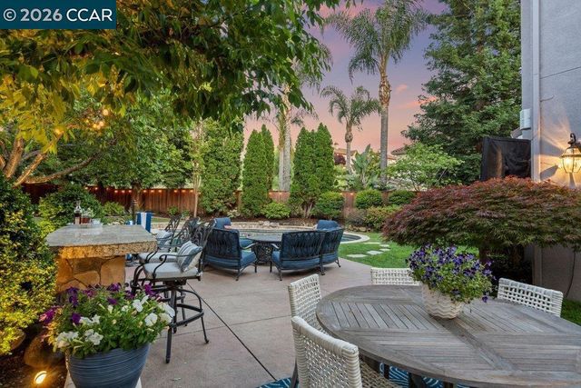 347 Shelterwood Ct, Danville, CA 94506