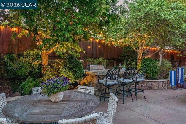 347 Shelterwood Ct, Danville, CA 94506