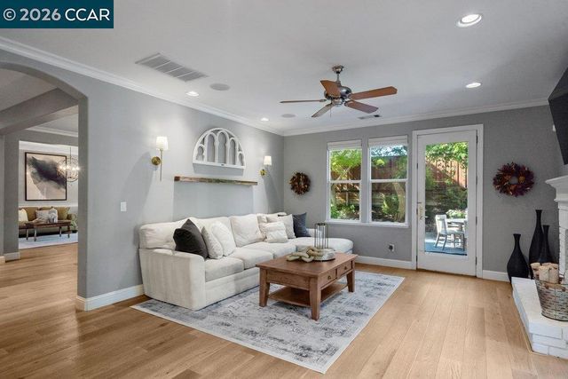 347 Shelterwood Ct, Danville, CA 94506