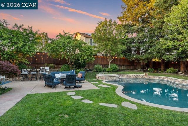 347 Shelterwood Ct, Danville, CA 94506