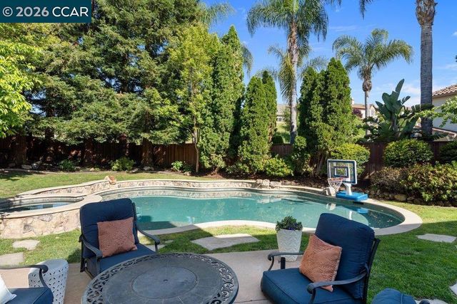 347 Shelterwood Ct, Danville, CA 94506