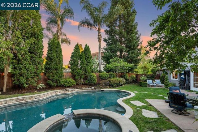 347 Shelterwood Ct, Danville, CA 94506
