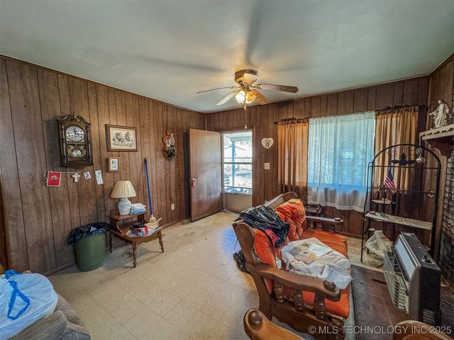 472665 E 780 Road, Stilwell, OK 74960