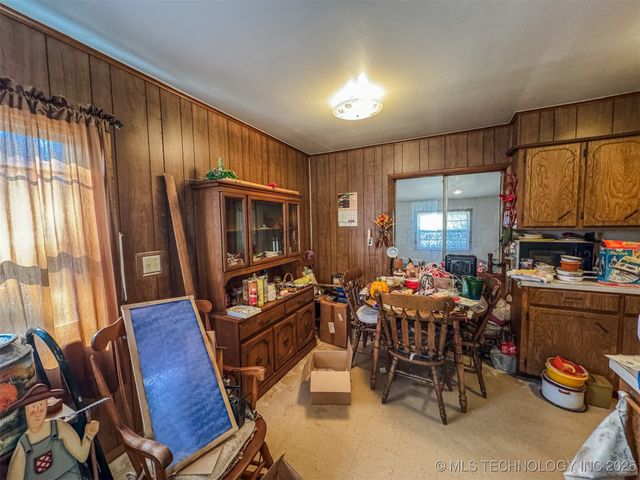 472665 E 780 Road, Stilwell, OK 74960