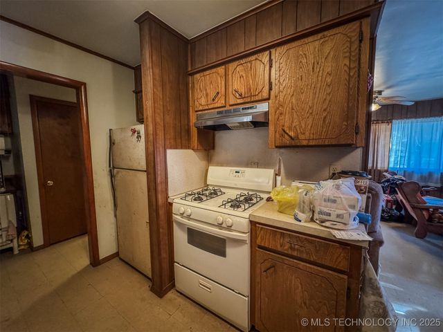 472665 E 780 Road, Stilwell, OK 74960