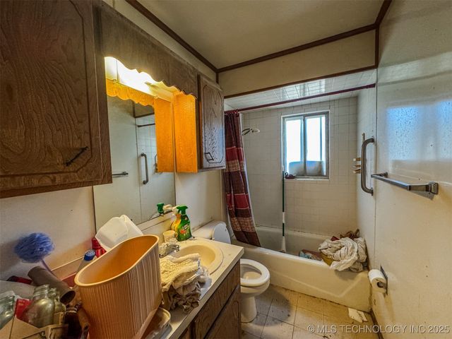 472665 E 780 Road, Stilwell, OK 74960