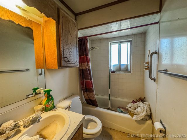 472665 E 780 Road, Stilwell, OK 74960