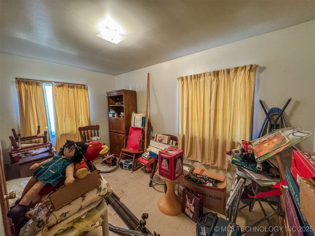 472665 E 780 Road, Stilwell, OK 74960