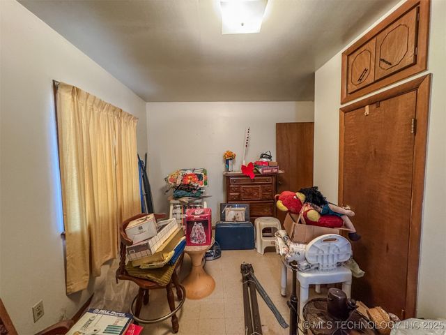 472665 E 780 Road, Stilwell, OK 74960