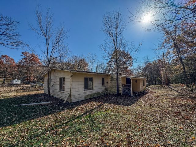 472665 E 780 Road, Stilwell, OK 74960