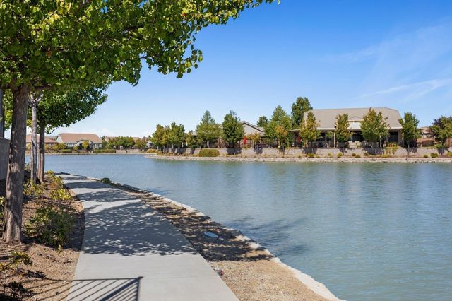 4385 Hovnanian Dr, Sacramento, CA 95834