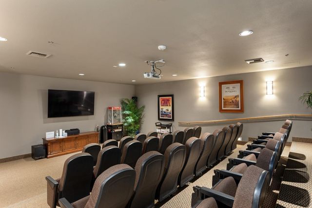 4385 Hovnanian Dr, Sacramento, CA 95834