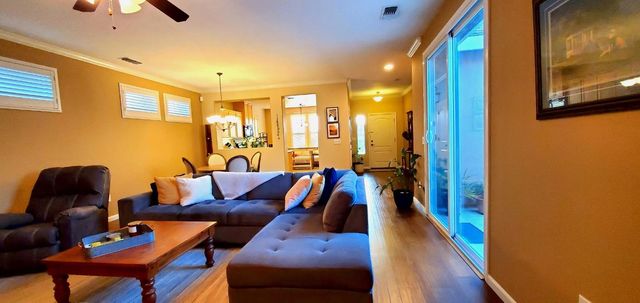 4385 Hovnanian Dr, Sacramento, CA 95834