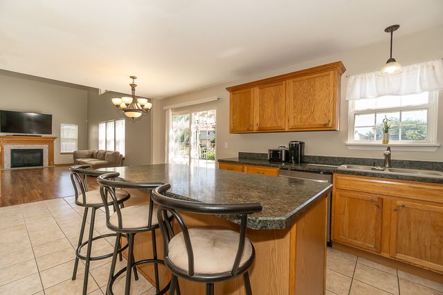 1808 Arbor Gate Drive, Plainfield, IL 60586