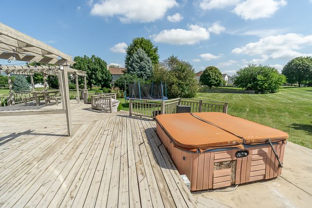 1808 Arbor Gate Drive, Plainfield, IL 60586