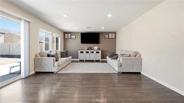 579 Pinyon, San Jacinto, CA 92583