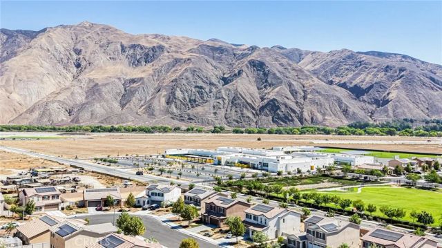 579 Pinyon, San Jacinto, CA 92583