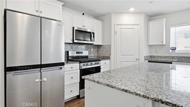 579 Pinyon, San Jacinto, CA 92583