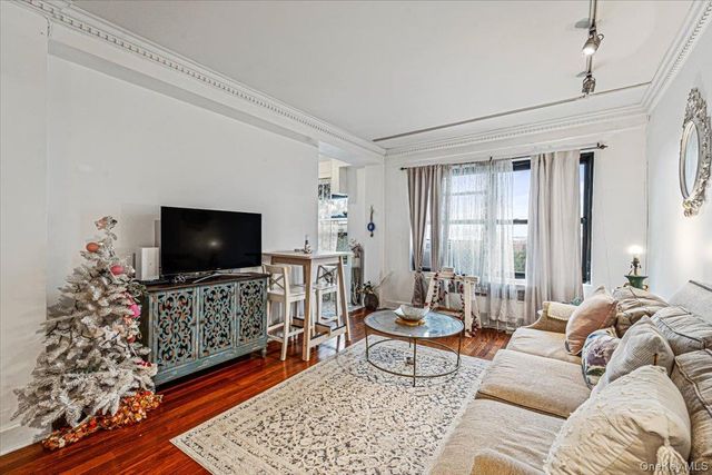 99-60 63rd Road 7S, Rego Park, NY 11374