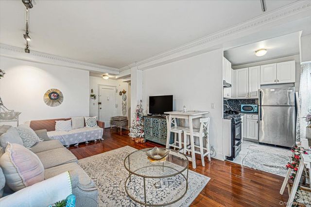 99-60 63rd Road 7S, Rego Park, NY 11374