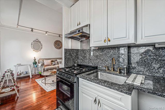 99-60 63rd Road 7S, Rego Park, NY 11374