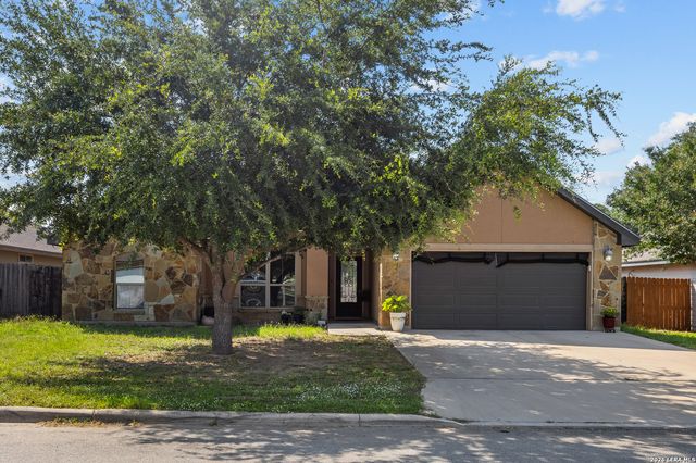 1812 Wandering Trail, Pleasanton, TX 78064