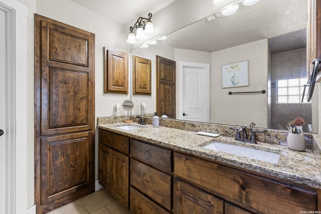 1812 Wandering Trail, Pleasanton, TX 78064